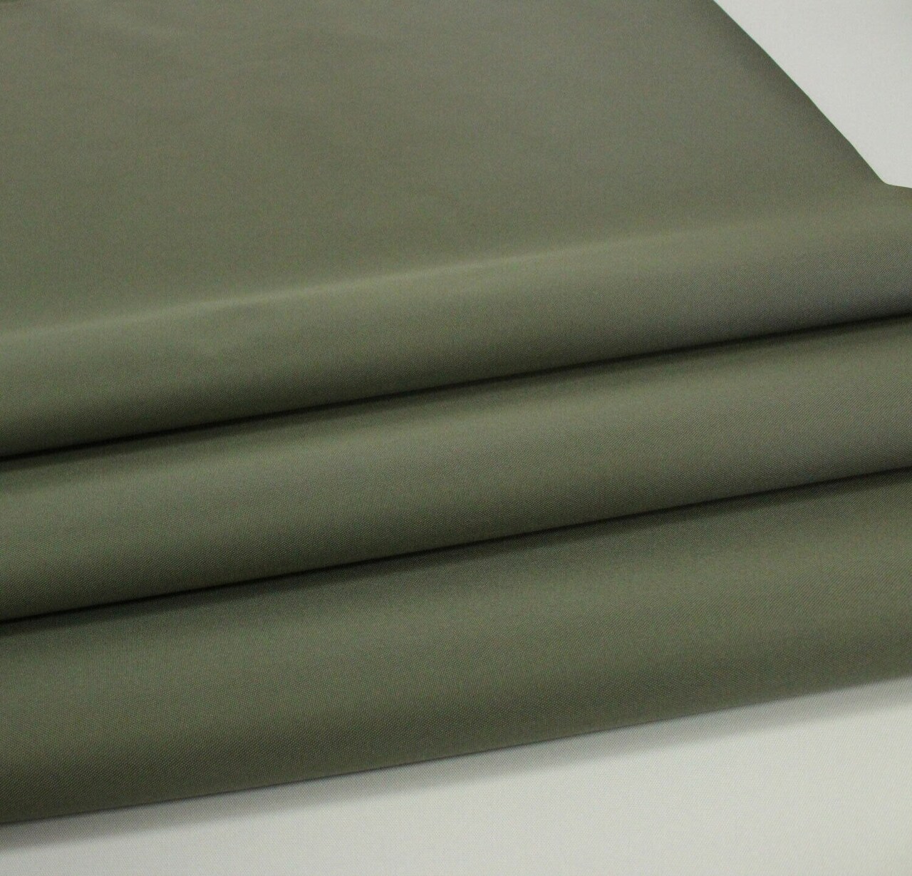 Heat-Blocking, Glare-Reducing Marine Waterproof Canvas Fabric.